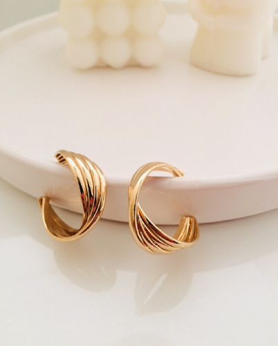 گوشواره ميخي نيم حلقه اي زنانه Tosh