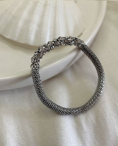 دست بند کشی نگینی زنانه Accessories