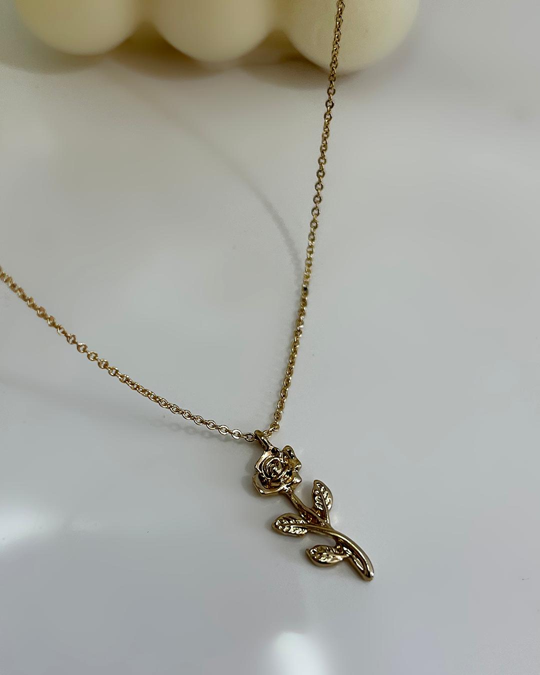 گردنبند گل رز زنانه Tosh