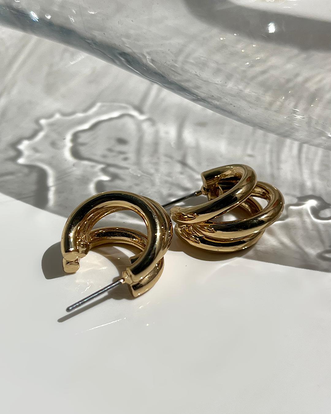 گوشواره نیم حلقه زنانه Tosh