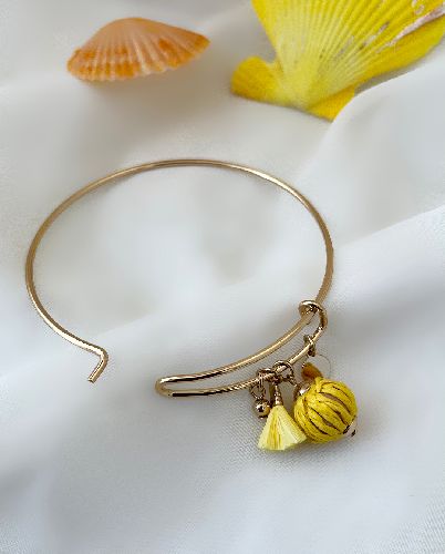 دست بند بنگل اویزی زنانه SIX