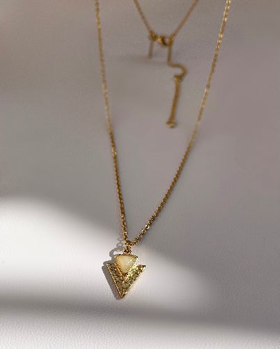 گردنبند مثلثی زنانه Tosh