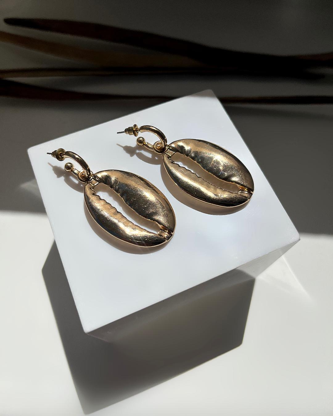 گوشواره صدفی زنانه Parfois