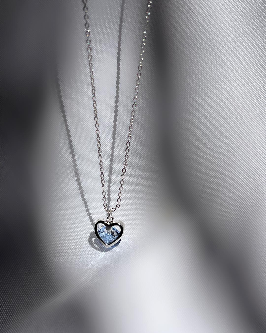 گردنبند قلب زنانه Six