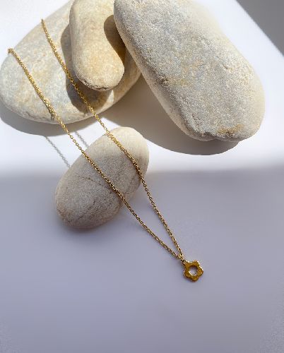 گردنبند گل زنانه I am