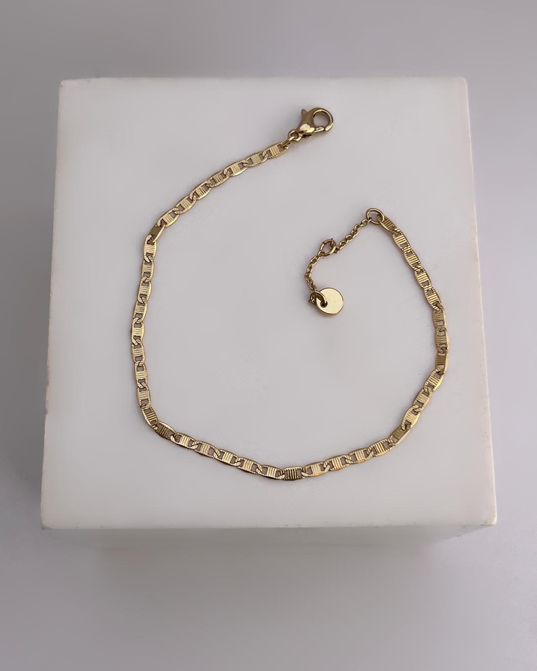 دست بند اسپرت زنانه Six